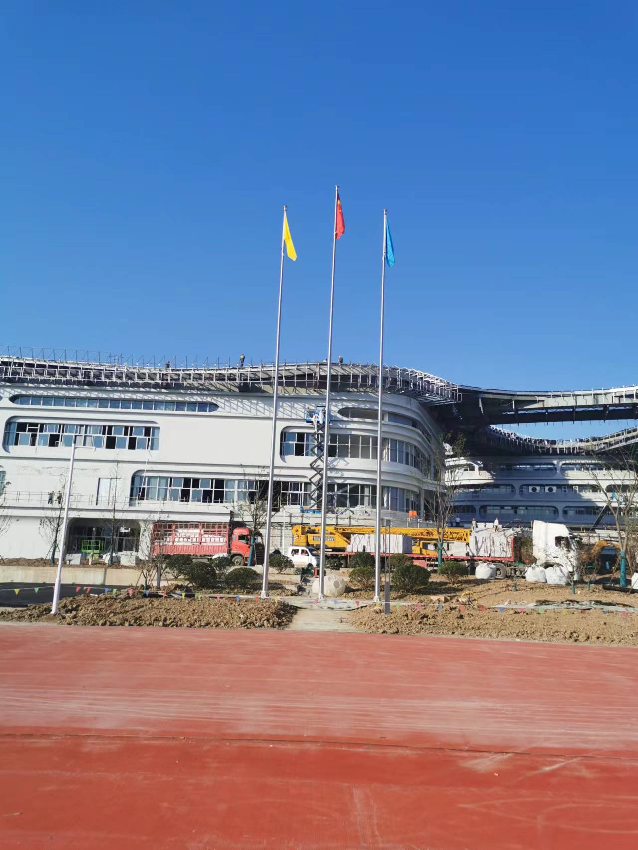 �Ϸ��е�һ�ЌW�|У�^